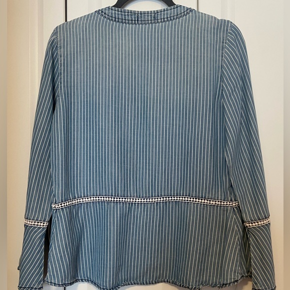 Time and Tru Blue Pinstripe and Lace Blouse Bell Sleeves Size Small - Picture 7 of 9